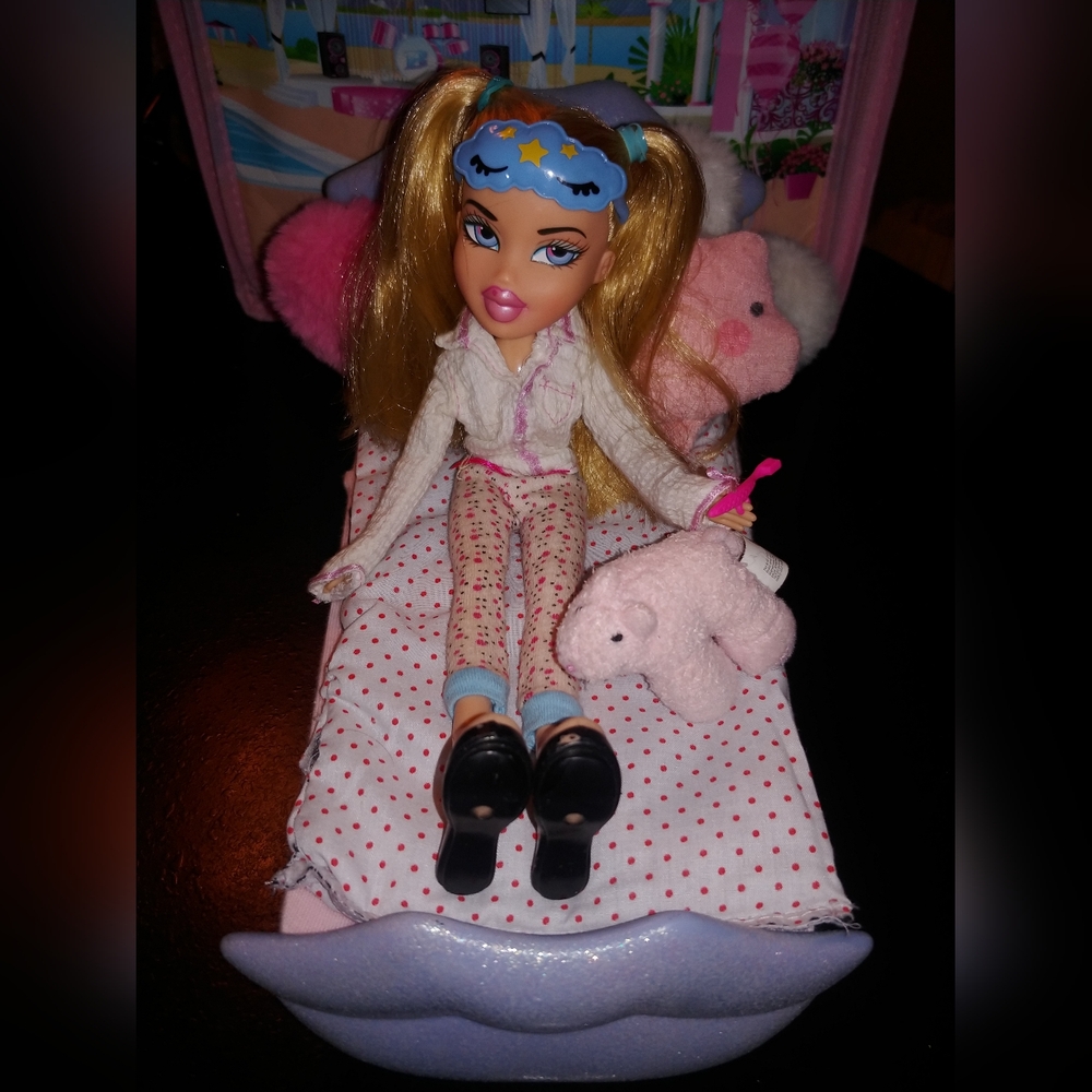 Bratz Slumber party Cloe (redressed)